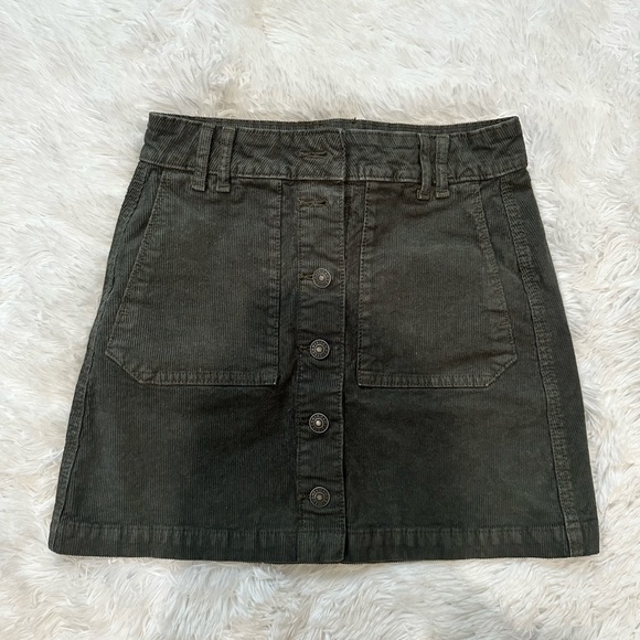 American Eagle Outfitters Dresses & Skirts - Size 00 dark green American Eagle skirt
